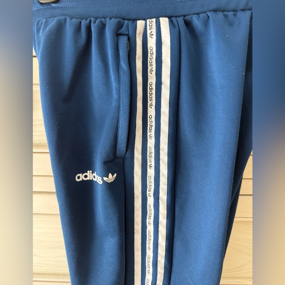 ADIDAS ORIGINALS ADICOLOR CLASSICS SST
TRACK PANTS WITH WHITE LOGO XL YOUTH - Picture 4 of 9